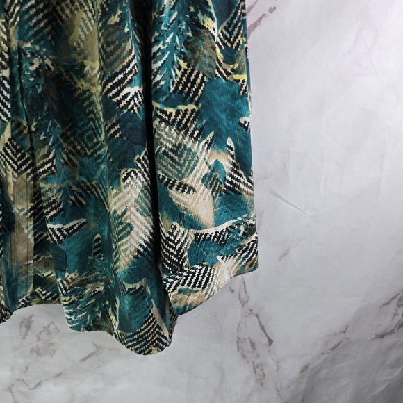 Catherines Shirt Womens 3X 26W 28W Green Blouse Button Up Long Sleeve Top - Picture 4 of 10